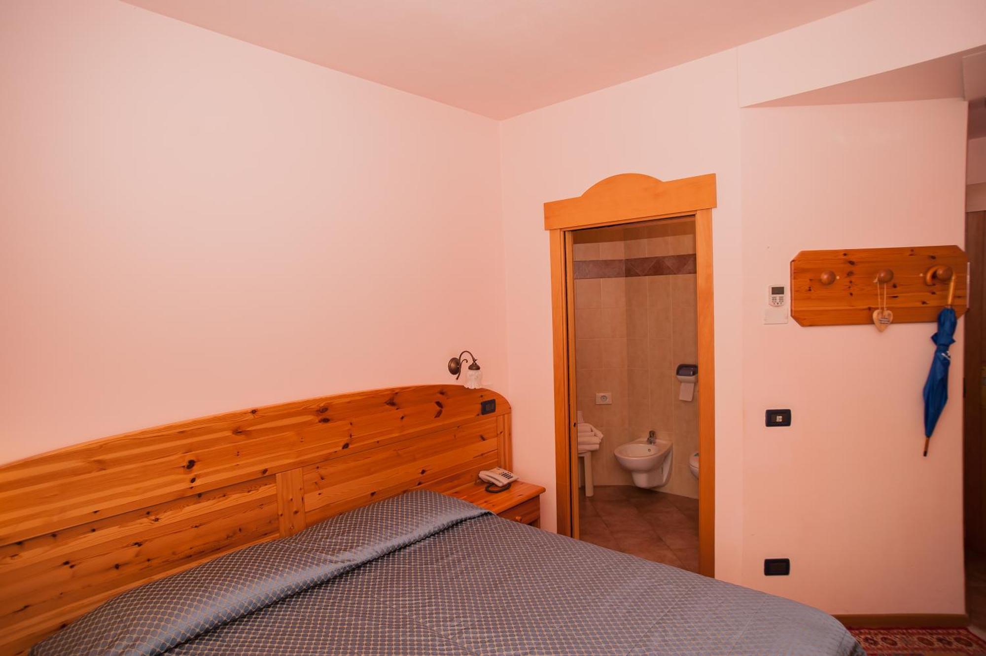 Hotel Vittoria Riva del Garda Cameră foto