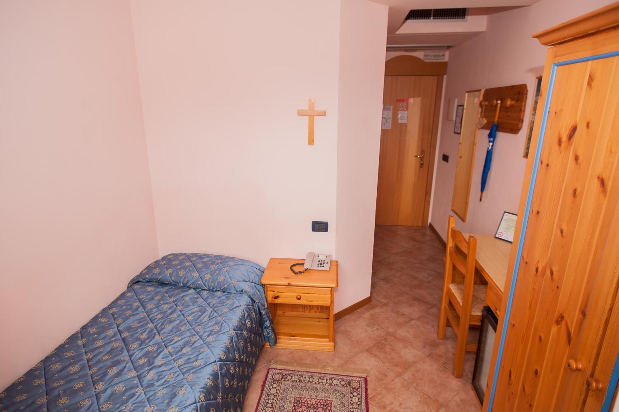 Hotel Vittoria Riva del Garda Cameră foto
