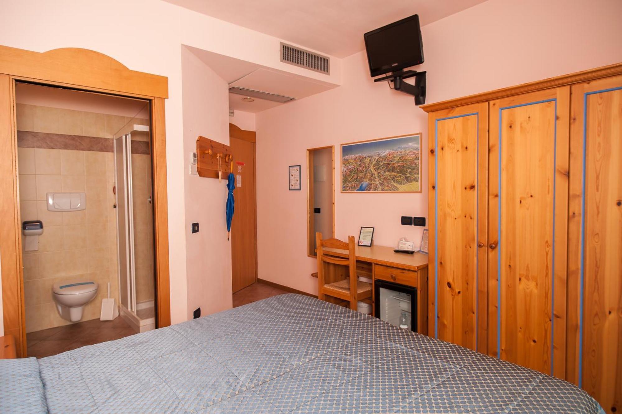 Hotel Vittoria Riva del Garda Cameră foto