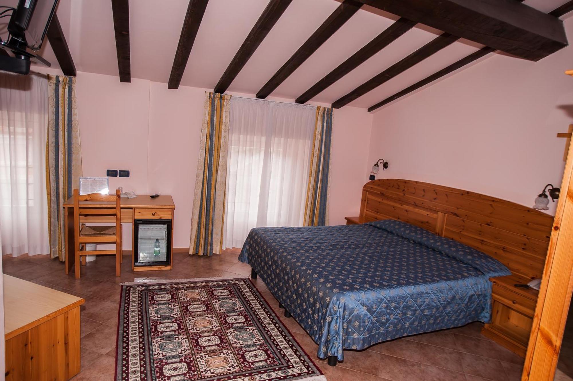 Hotel Vittoria Riva del Garda Cameră foto